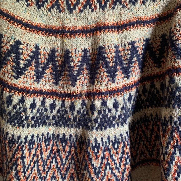 Sleeping on Snow Poncho Sweater with Sleeve, M/L - Picture 5 of 5